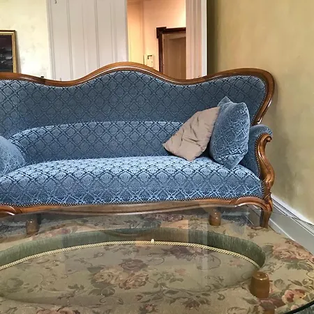Bed & Breakfast High-end In & Up To 7 Seats Cars Option Berna
